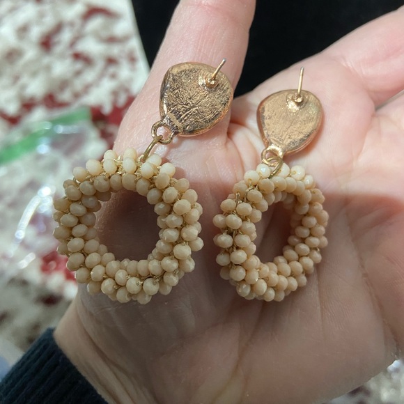 Black Faux Crystal and Pink Iridescent Bead Pierced Earrings. Gold tone - Picture 4 of 4